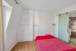Flat Rue de Rome in Paris