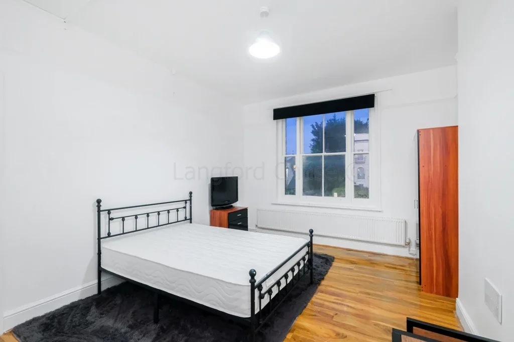 Room North Hill in Greater London