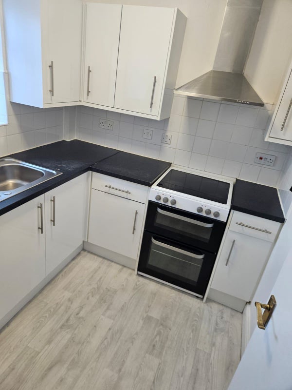 Room High Street in Greater London