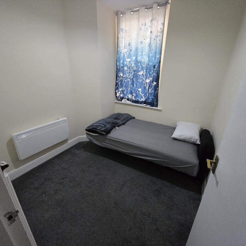 Room High Street in Greater London