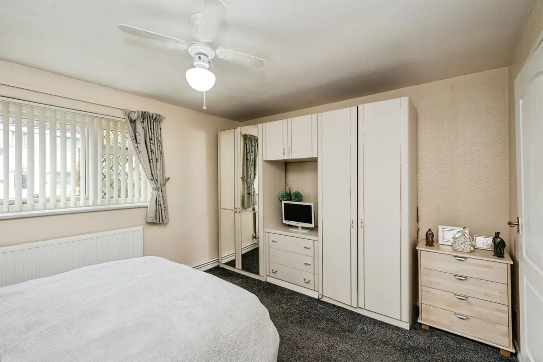 House Pentewan Close in Swansea