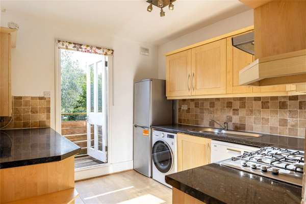 Flat Cromford Road in Greater London