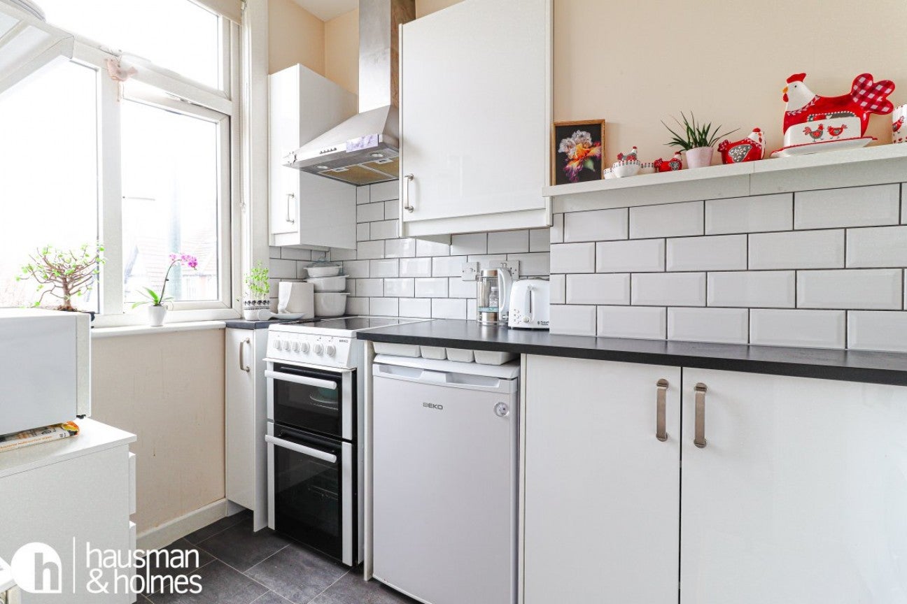 Flat Finchley Road in Greater London