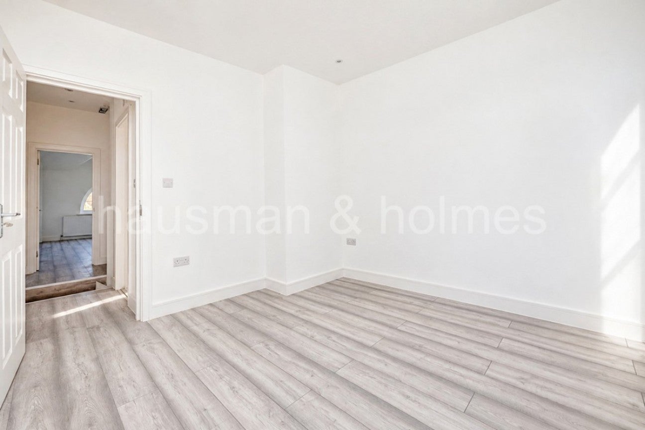 Flat Finchley Road in Greater London