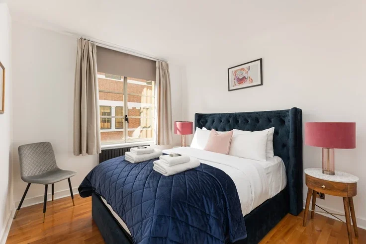 Flat Queen Elizabeth Street in Greater London