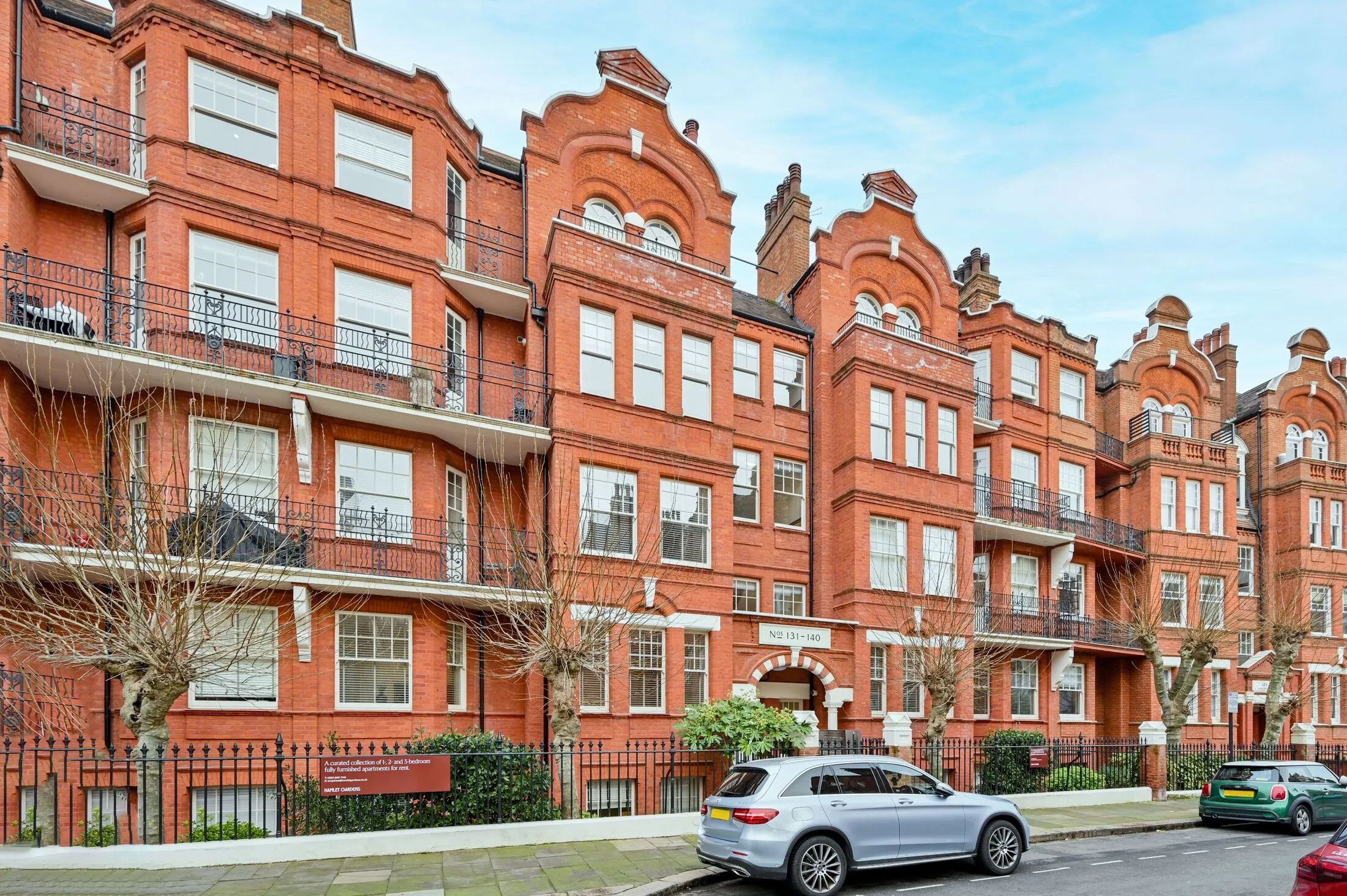 Flat Hamlet Gardens in Greater London