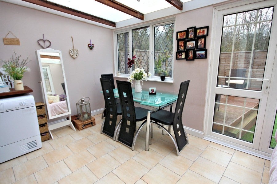 Flat Willowmead Close in Woking