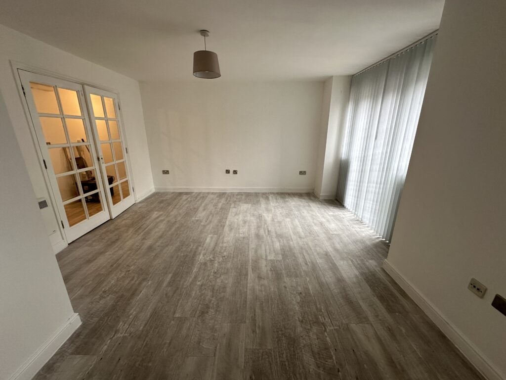 Flat Rookes Crescent in Chelmsford