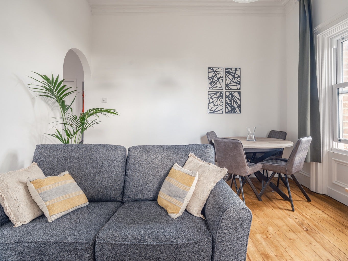 Flat Grosvenor Road in Newcastle upon Tyne