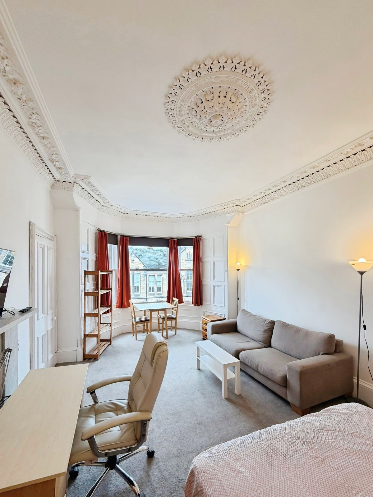 Flat Marchmont Crescent in City of Edinburgh