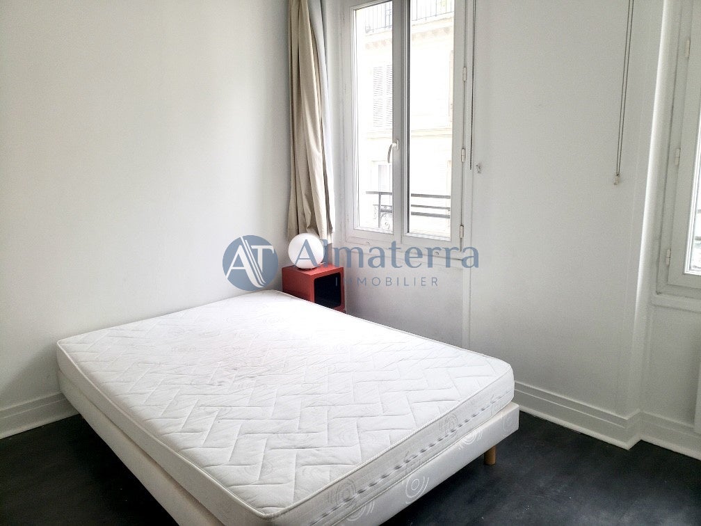 Flat Rue Brochant in Paris