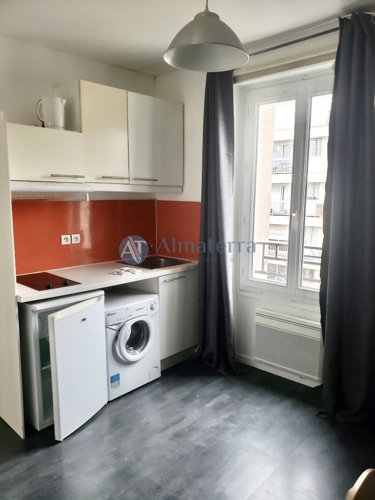 Flat Rue Brochant in Paris
