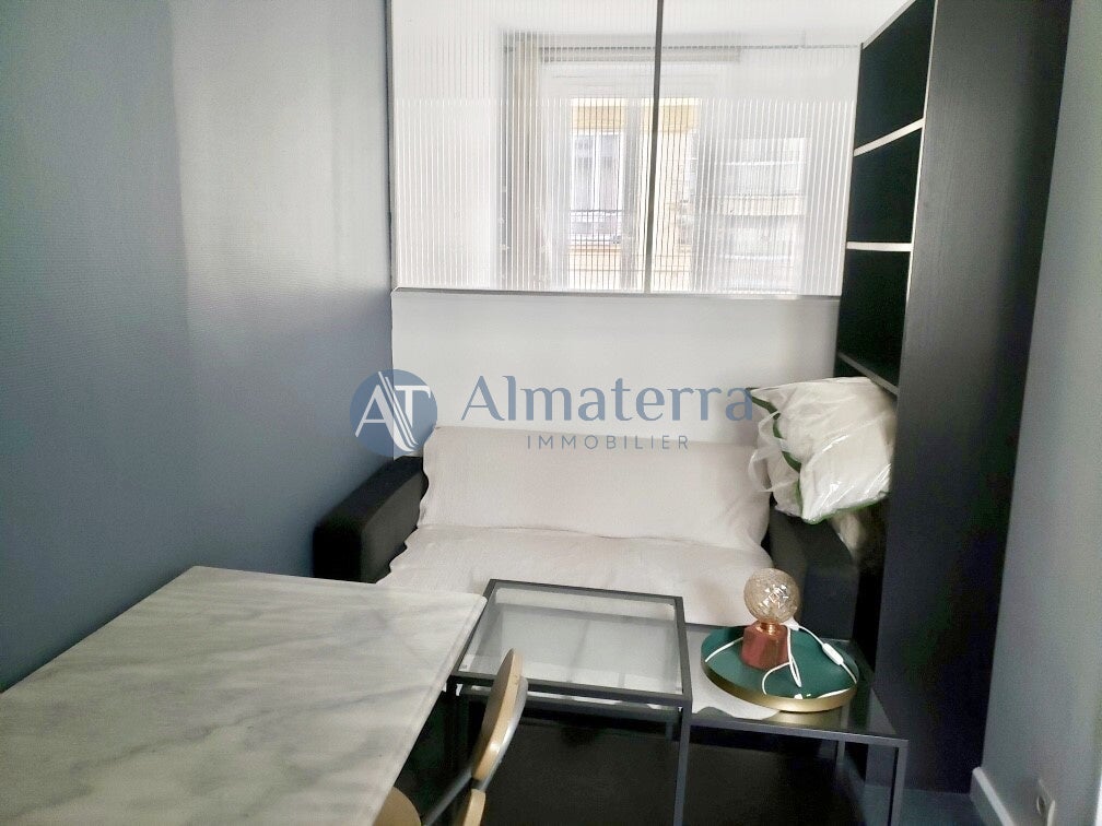 Flat Rue Brochant in Paris