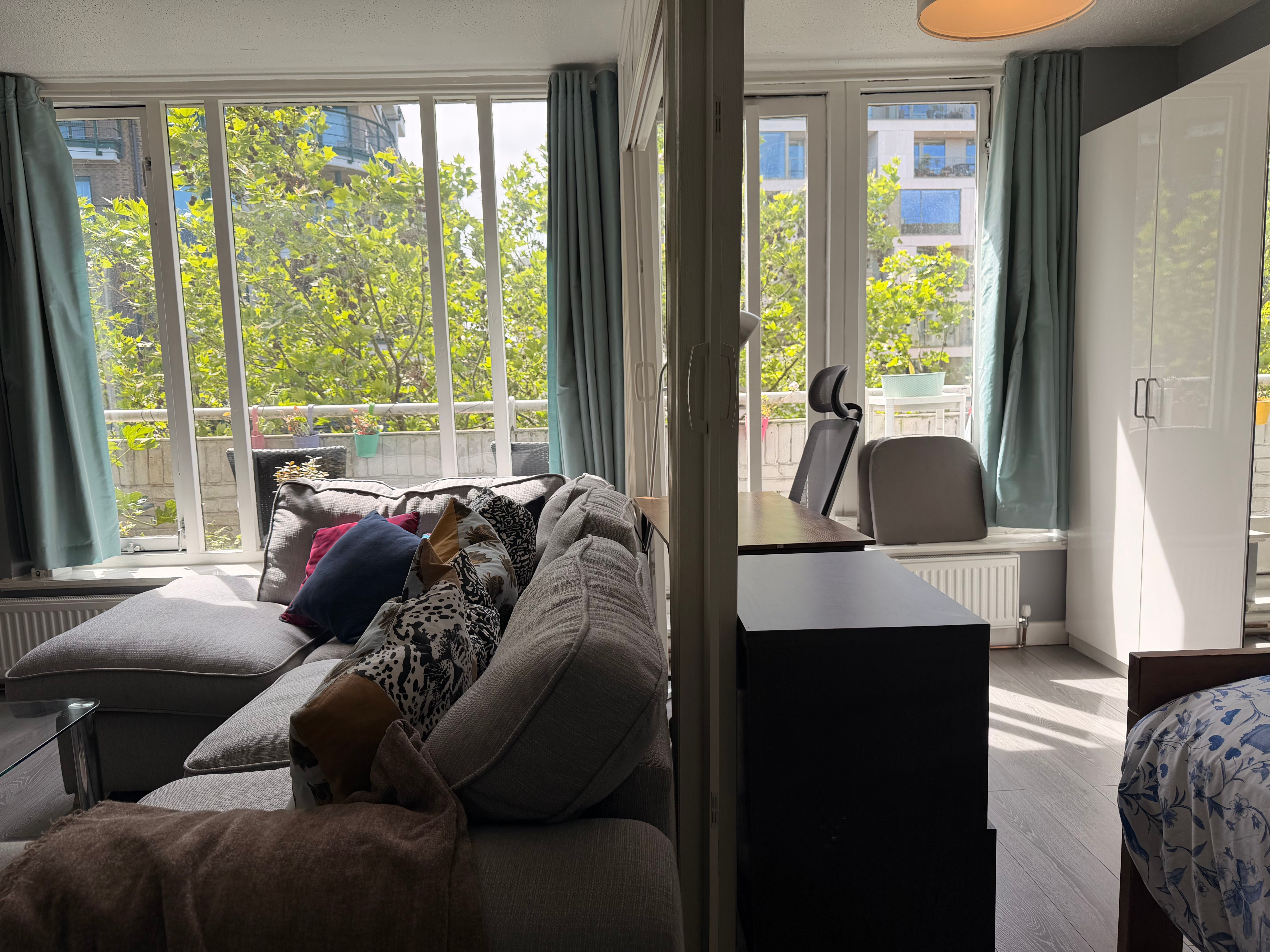Flat Warwick Road in Greater London