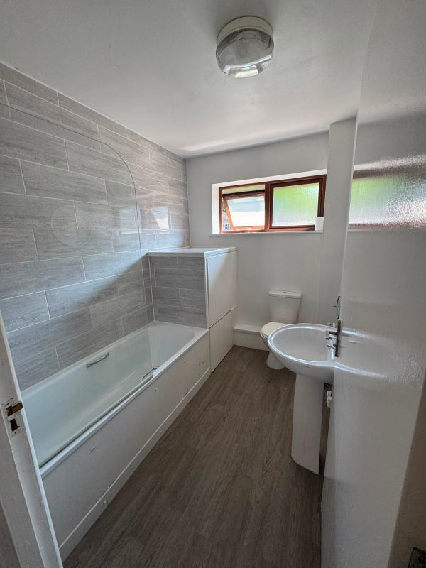 Room Unity Mews in Greater London