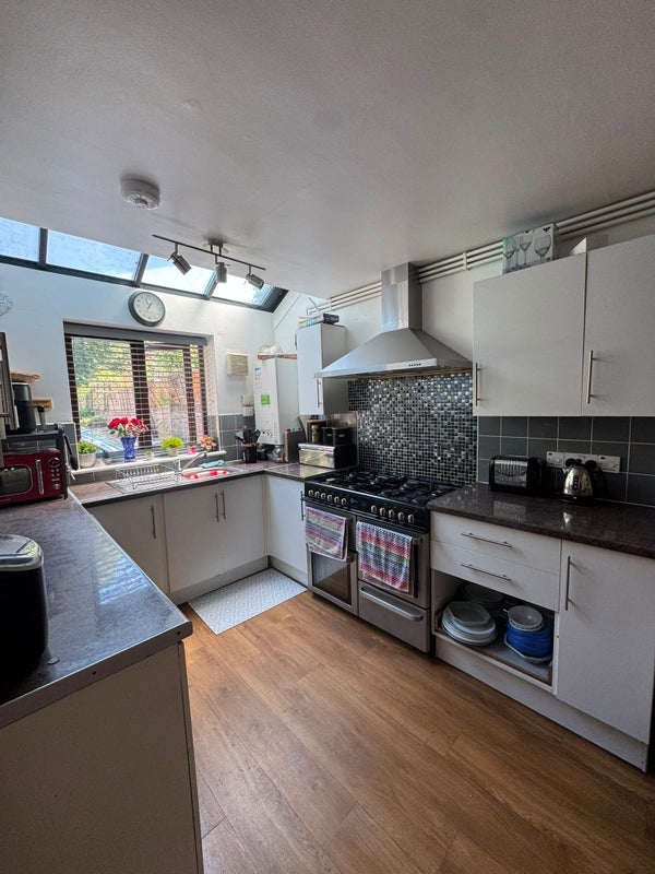 Room Unity Mews in Greater London