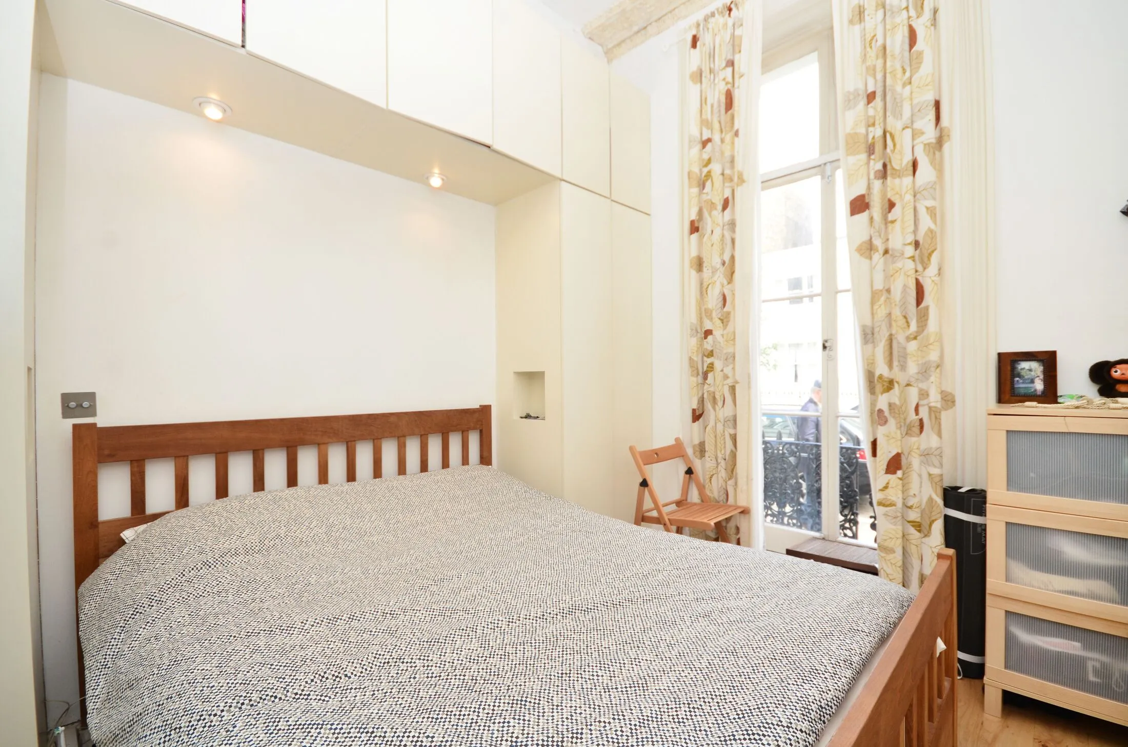 Flat Cumberland Street in City of Westminster