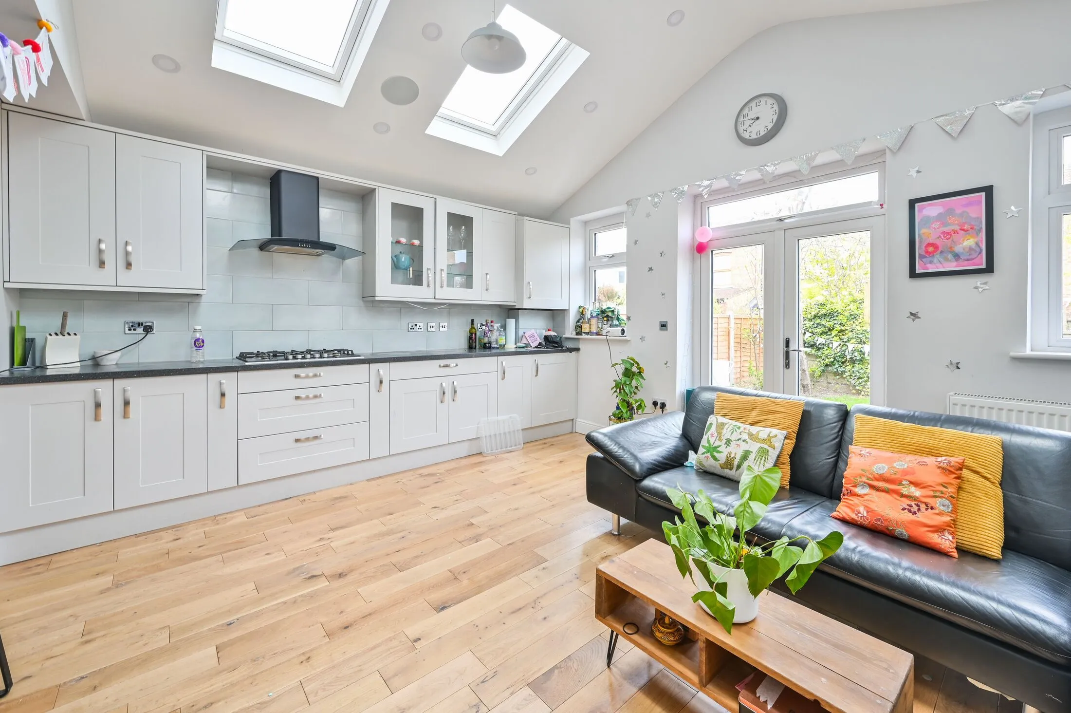 House Pearl Road in Greater London