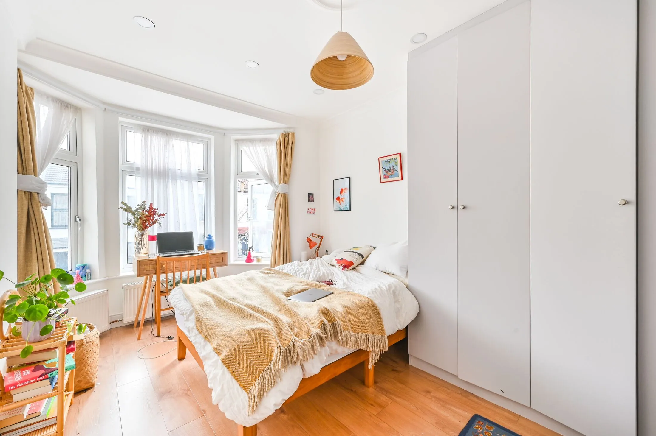 House Pearl Road in Greater London