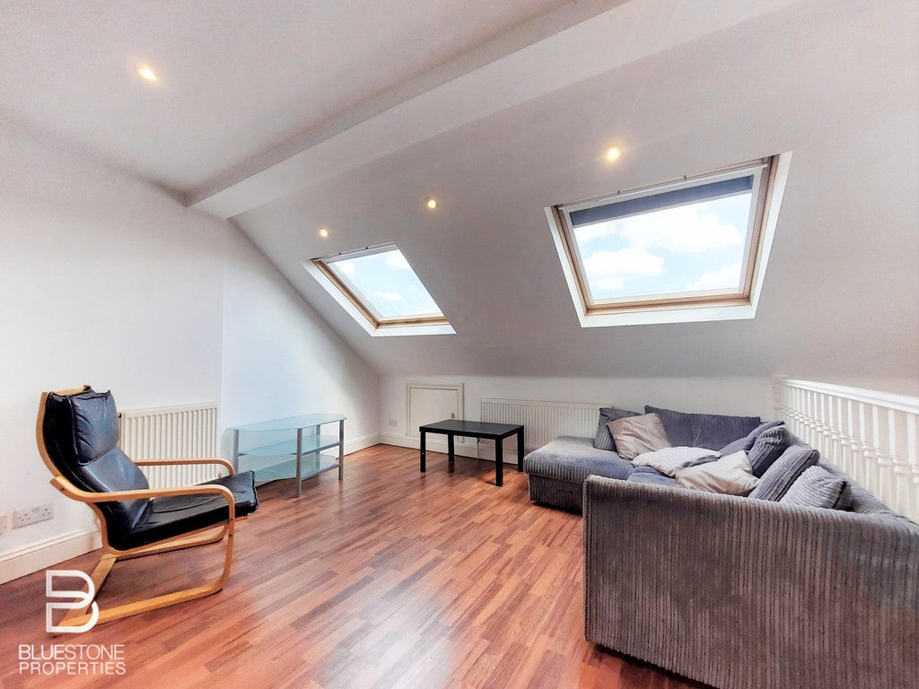 Flat Langdale Road in Greater London