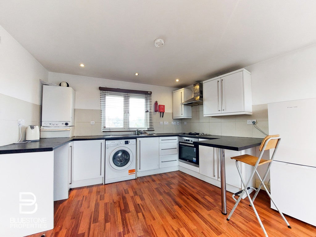 Flat Langdale Road in Greater London