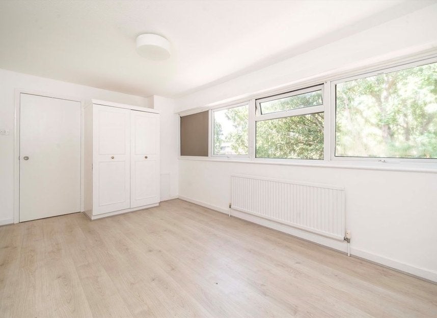 House The Knoll in Greater London