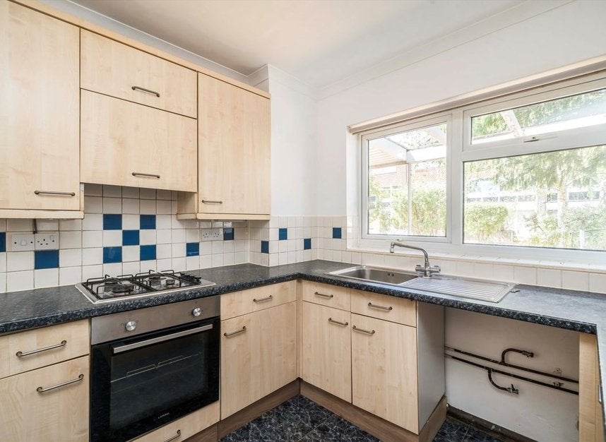 House The Knoll in Greater London