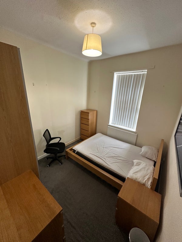 Room St. George's Road in Coventry