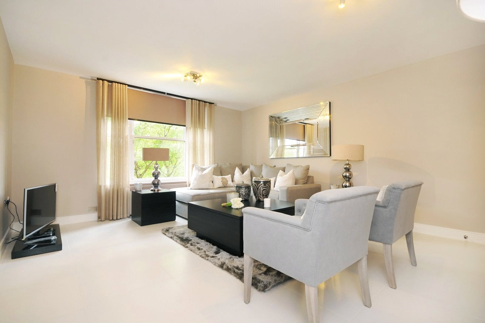 Flat Boydell Court in Greater London