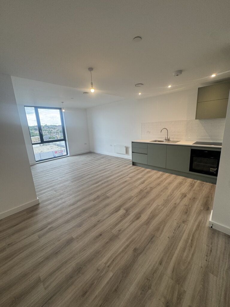 Flat Kimpton Road in Luton