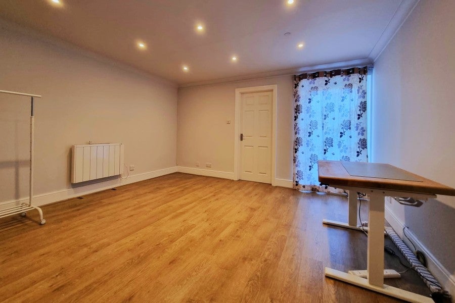 Flat Farnham Road in Guildford