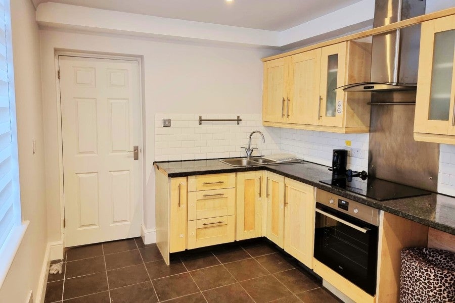 Flat Farnham Road in Guildford