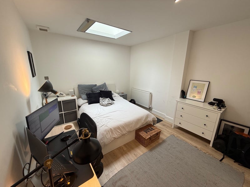 Room Bickersteth Road in Greater London