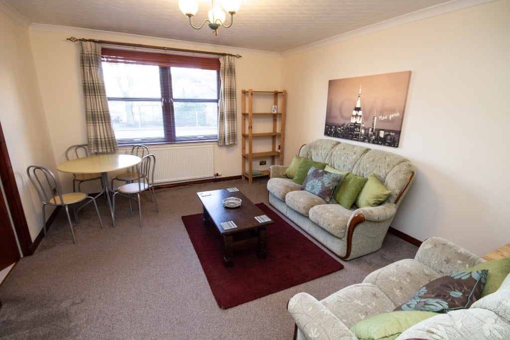Flat Roslin Place in Aberdeen City