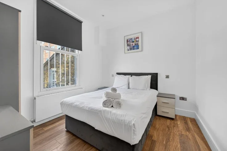 Flat Conduit Place in City of Westminster