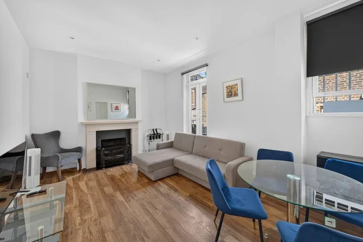 Flat Conduit Place in City of Westminster