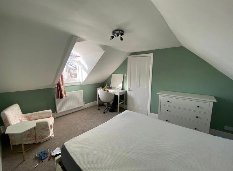 Room Moorland Road in Greater London