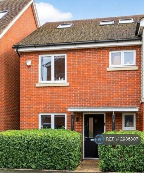 House Redwood Drive in Epsom and Ewell