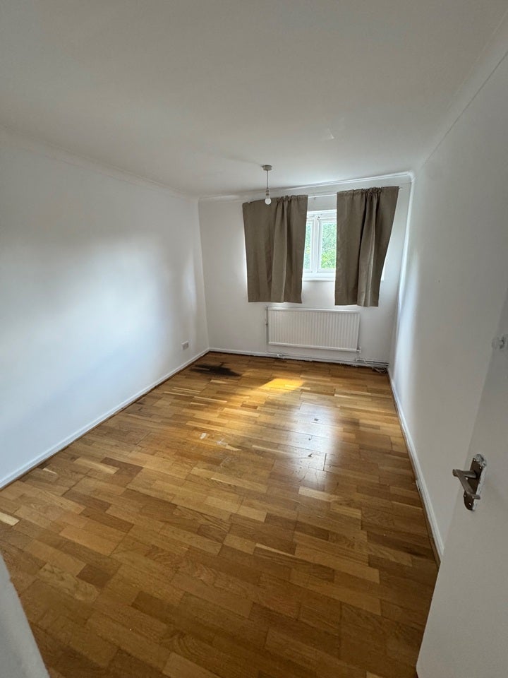 Flat Sturrock Close in Greater London