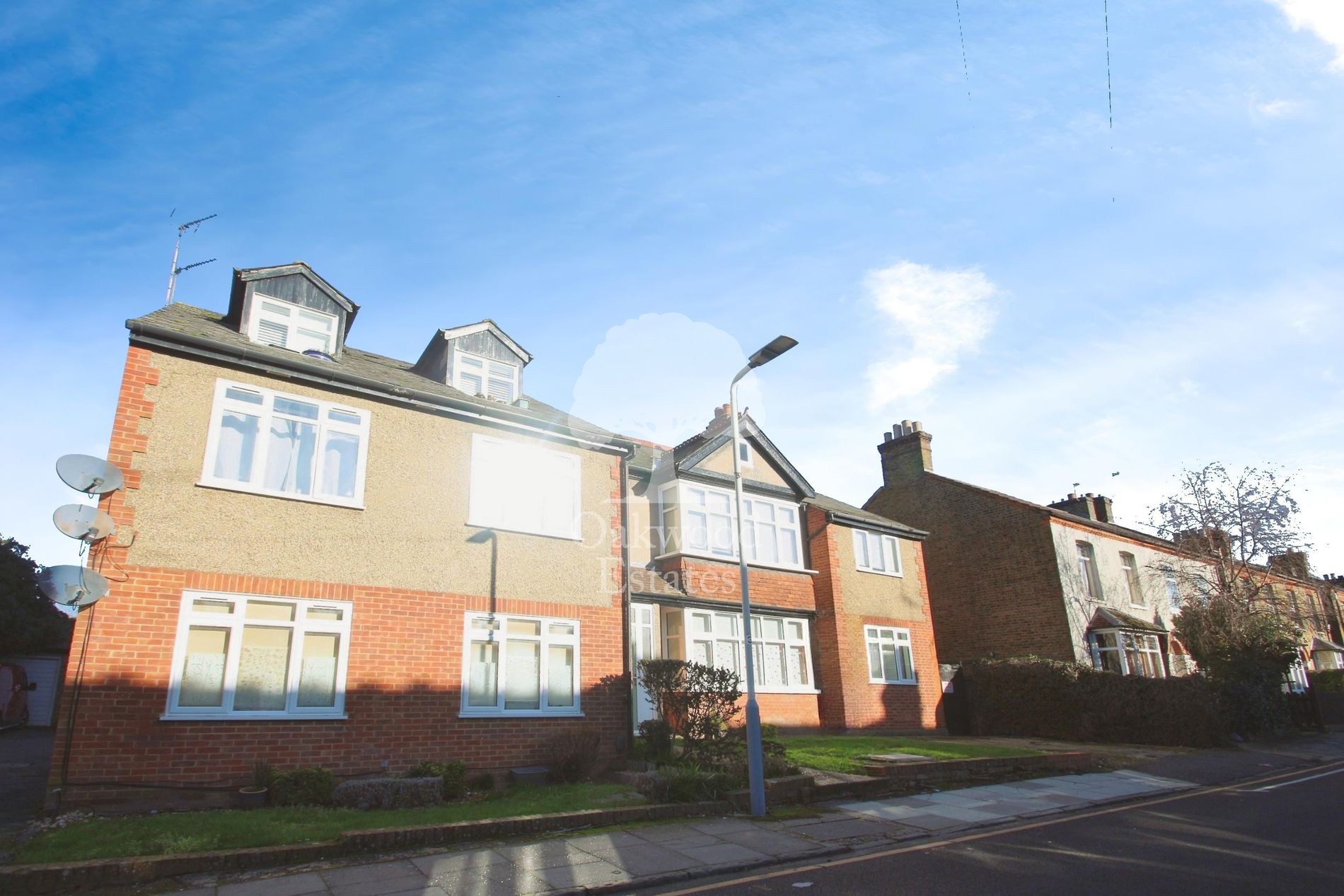 Flat Myddleton Road in Greater London