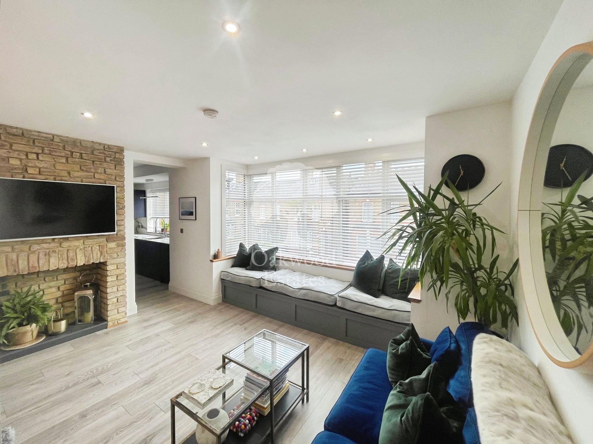 Flat Myddleton Road in Greater London