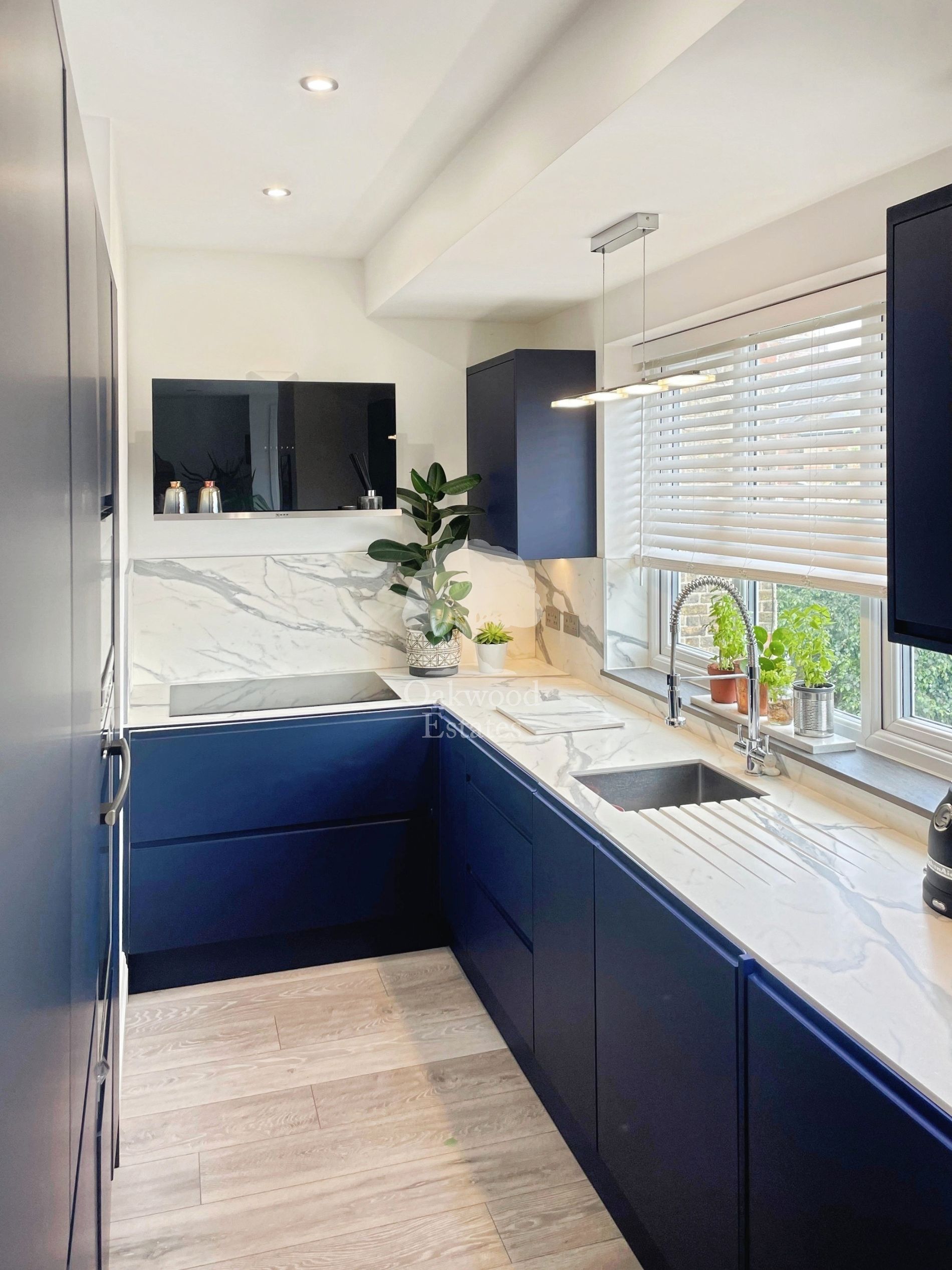 Flat Myddleton Road in Greater London