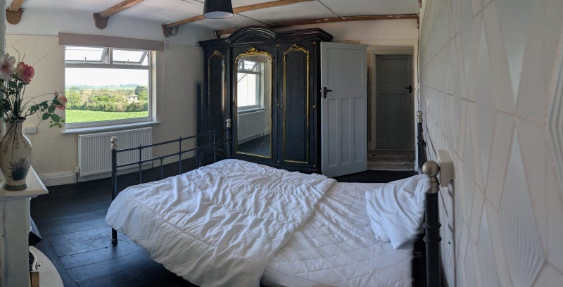 Room Kewstoke Road in Weston-super-Mare