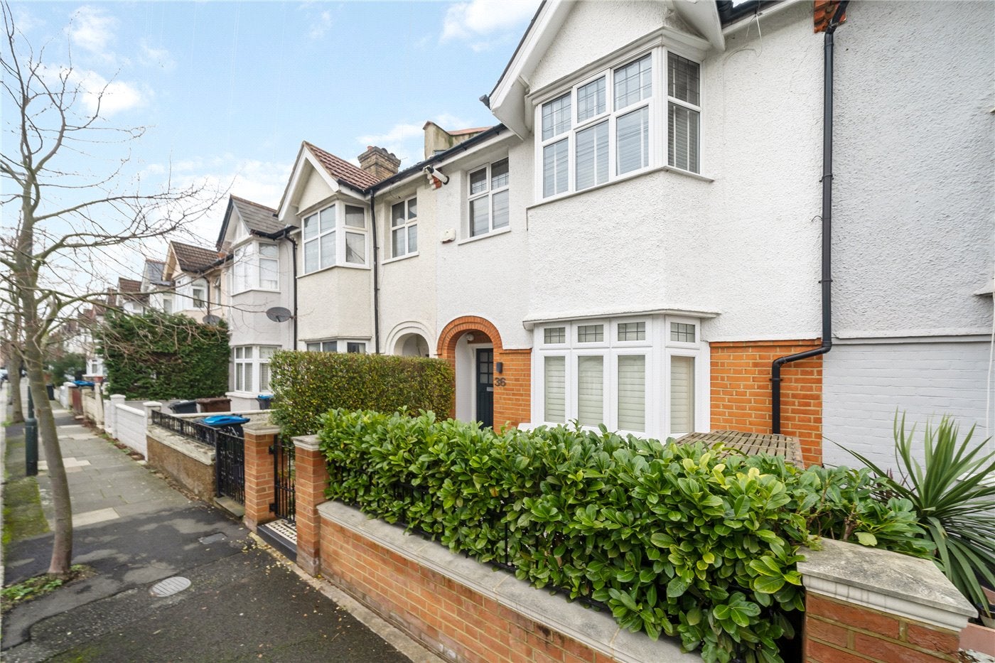 Flat Clive Road in Greater London