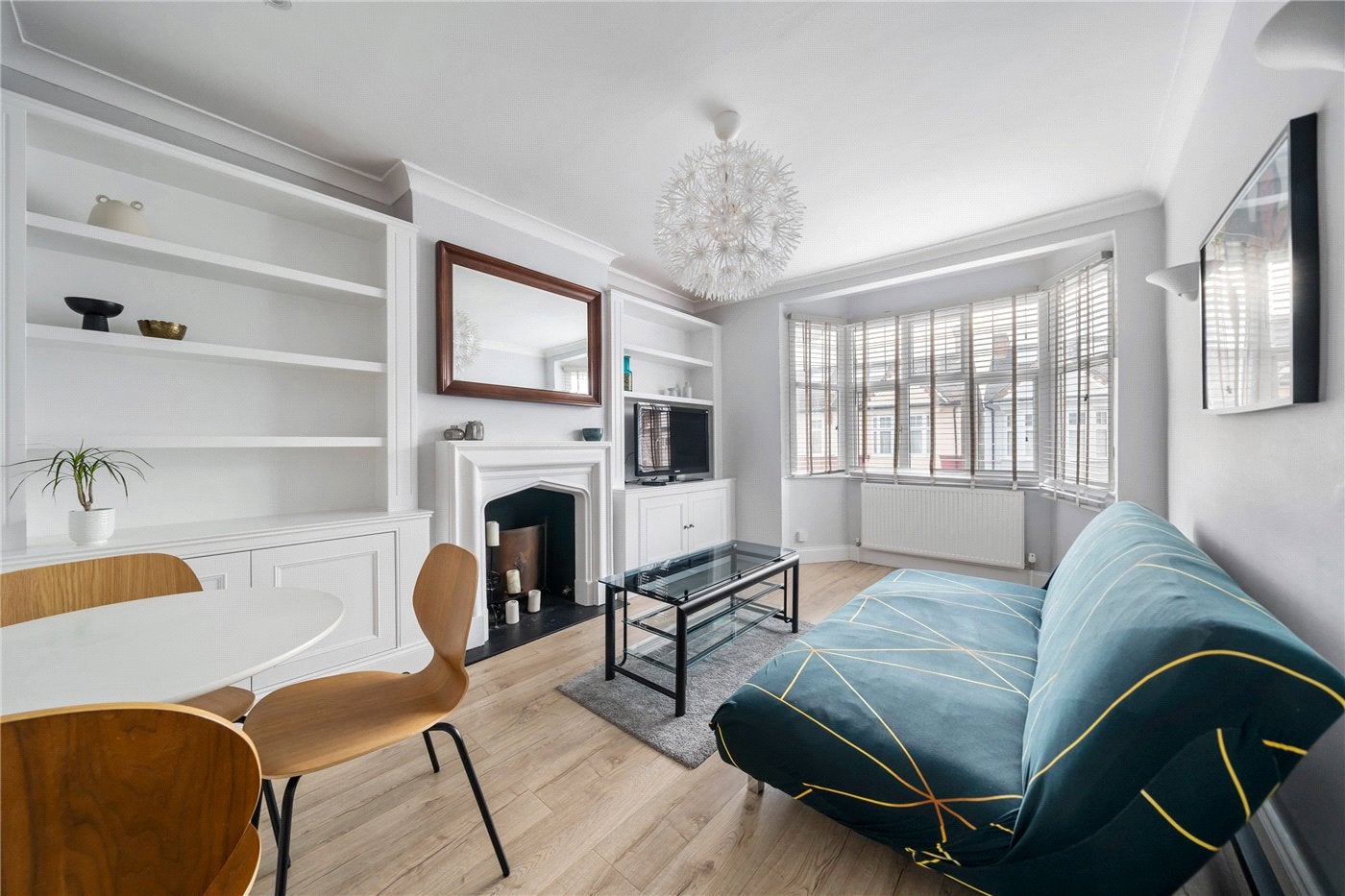 Flat Clive Road in Greater London