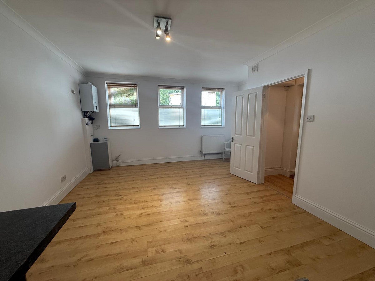 Flat Croham Road in Greater London