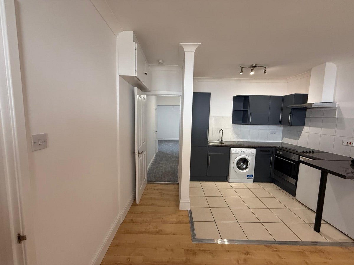 Flat Croham Road in Greater London