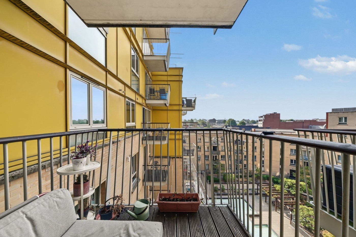Flat Eden Grove in Greater London