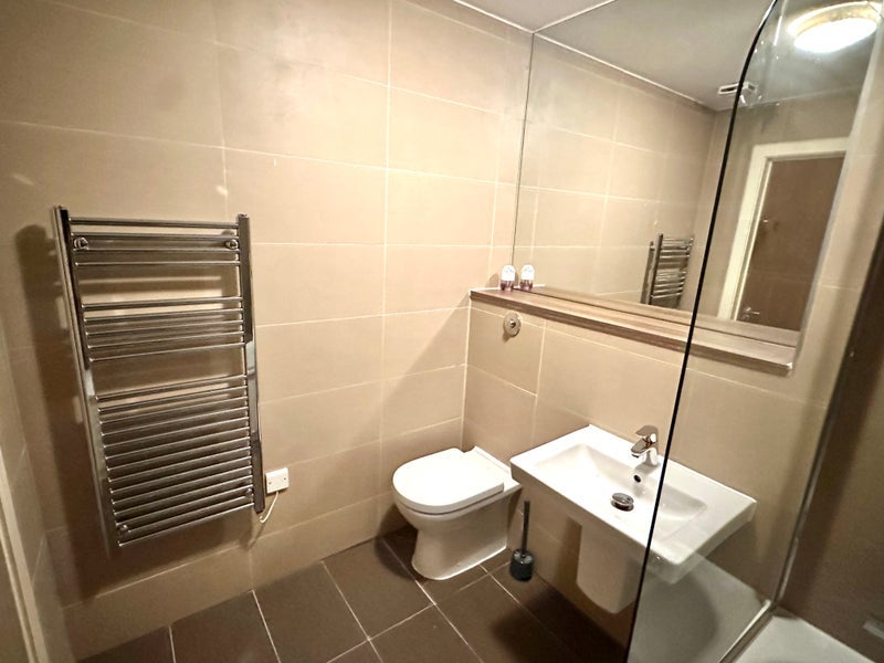 Flat Sillavan Way in Salford