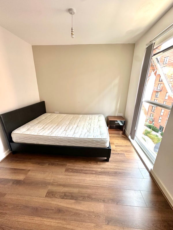 Flat Sillavan Way in Salford